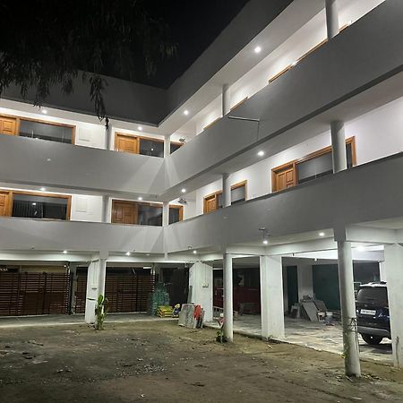 Anand Beach Guesthouse By Moonrocks Mamallapuram Exterior foto