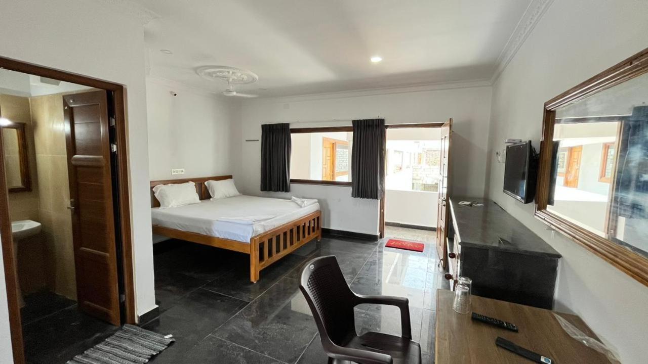 Anand Beach Guesthouse By Moonrocks Mamallapuram Exterior foto