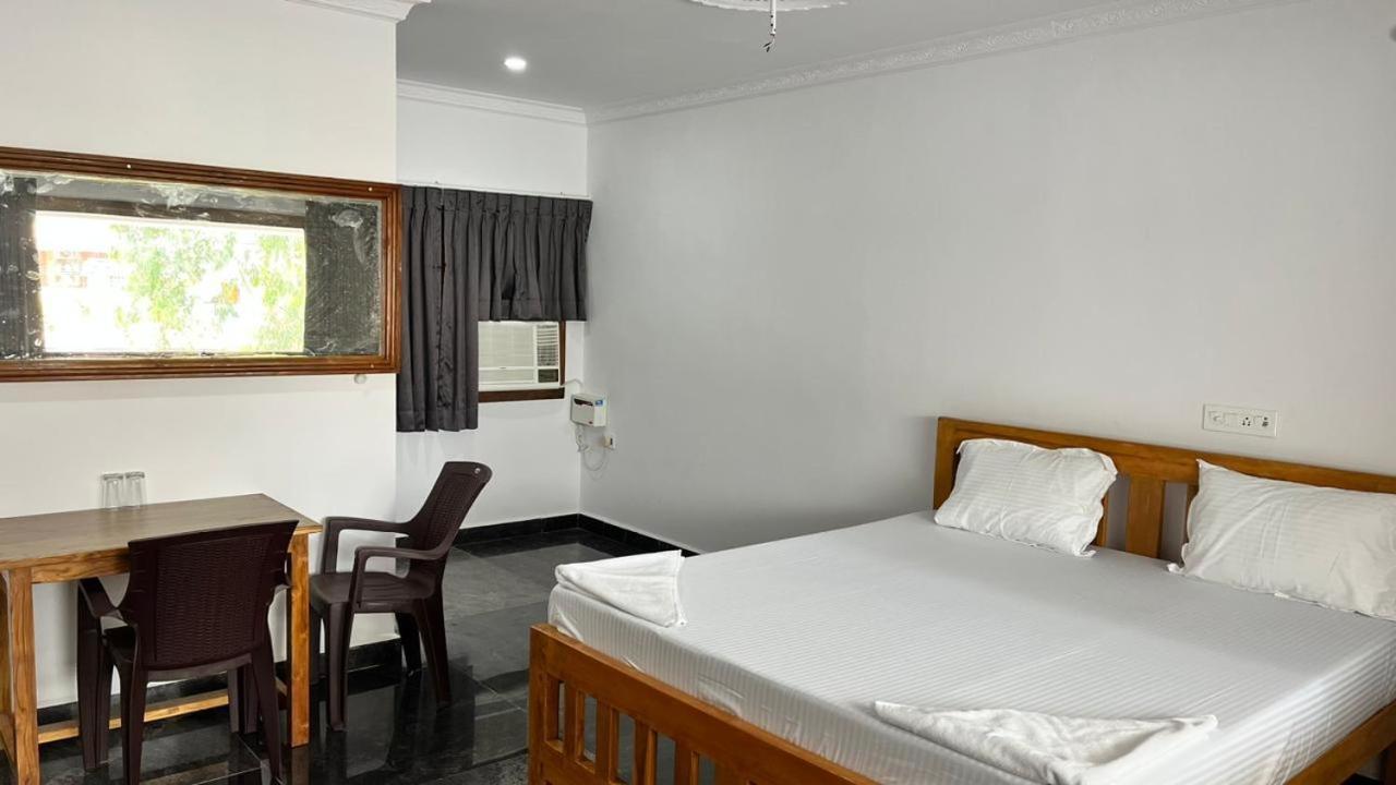 Anand Beach Guesthouse By Moonrocks Mamallapuram Exterior foto