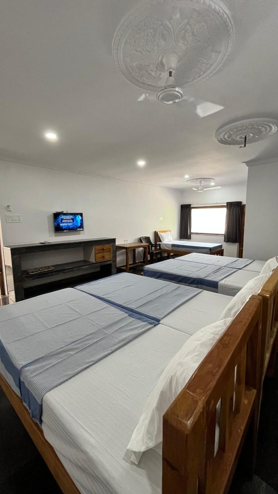 Anand Beach Guesthouse By Moonrocks Mamallapuram Exterior foto